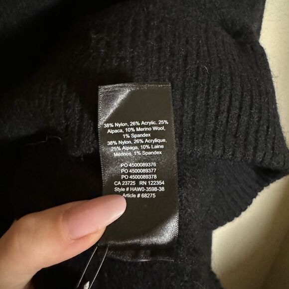 Aritzia The Group by Babaton Plutarch‎ Sweater Sz Medium in Black Turtleneck - Picture 8 of 9
